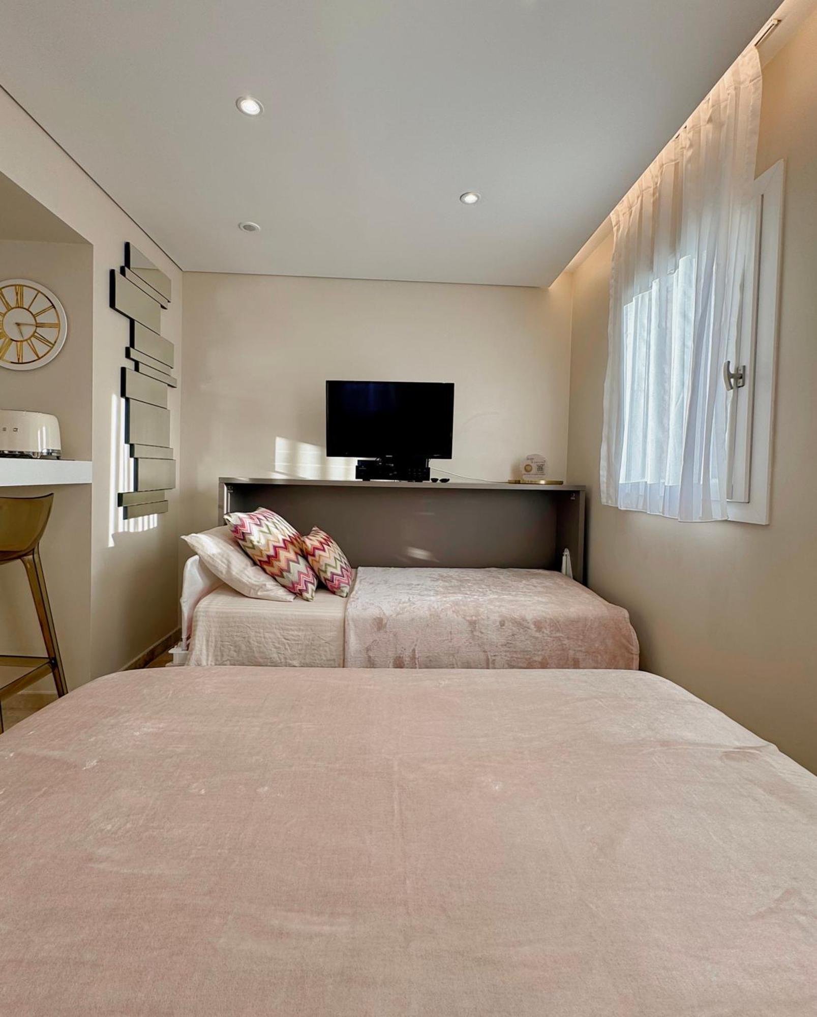 Studio Climatise, Terrasse, Parking Prive, 50M De La Plage Saint-Tropez Exterior foto