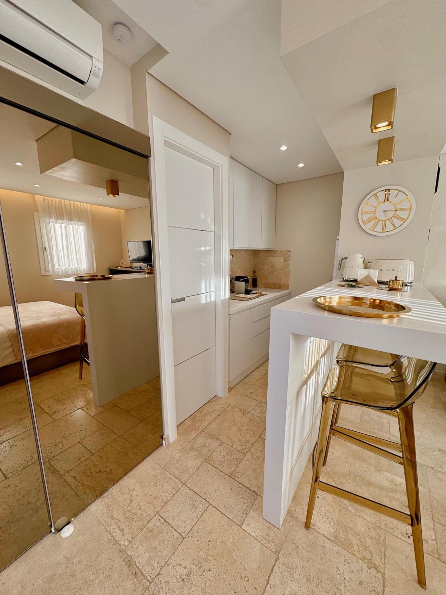 Studio Climatise, Terrasse, Parking Prive, 50M De La Plage Saint-Tropez Exterior foto