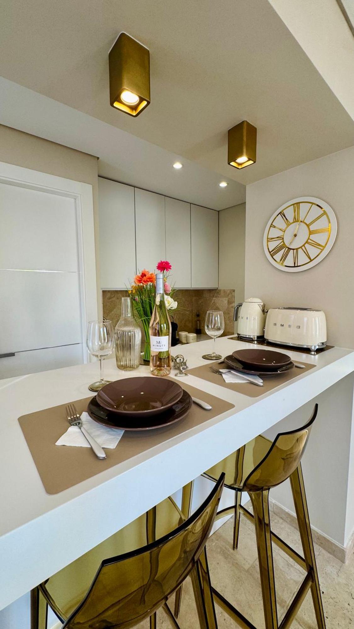 Studio Climatise, Terrasse, Parking Prive, 50M De La Plage Saint-Tropez Exterior foto