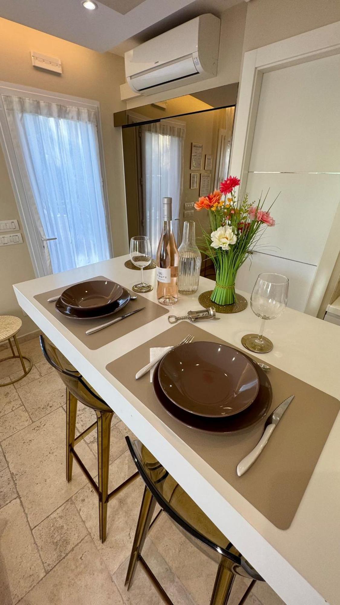 Studio Climatise, Terrasse, Parking Prive, 50M De La Plage Saint-Tropez Exterior foto